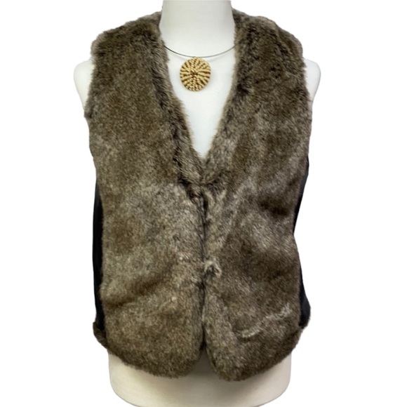 DKNY Faux Fur Vest - Picture 1 of 5
